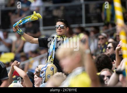 Nashville, Tennessee, USA. Mai 2024. Nashville SC Fan-Sektion während eines MLS-Fußballspiels gegen Atlanta United FC. (Kreditbild: © Camden Hall/ZUMA Press Wire) NUR REDAKTIONELLE VERWENDUNG! Nicht für kommerzielle ZWECKE! Stockfoto