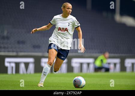 London, Großbritannien. Mai 2024. Celin BizetIldhusoy von Tottenham Hotspur während des Spiels Spurs vs West Ham Women's Super League im Tottenham Hotspur Stadium London. Quelle: MARTIN DALTON/Alamy Live News Stockfoto