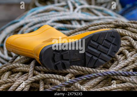 Hafendetail am Meer Stockfoto