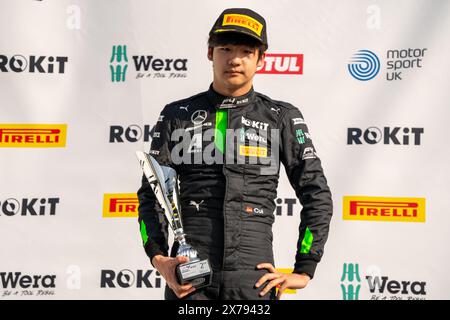 Sevenoaks, Kent - 11. Mai 2024: Yuanpu CUI 56 Phinsys von Argenti 2. Rennen 1 Brands Hatch Indy Stockfoto