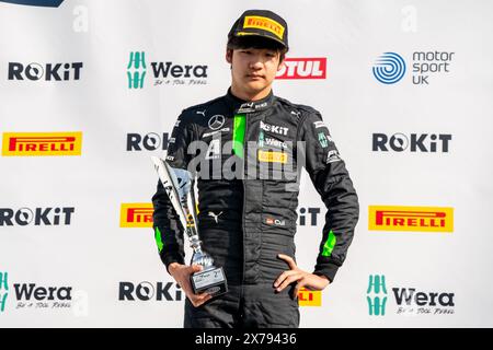 Sevenoaks, Kent - 11. Mai 2024: Yuanpu CUI 56 Phinsys von Argenti 2. Rennen 1 Brands Hatch Indy Stockfoto