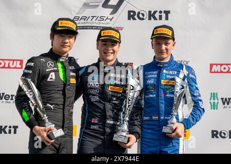 Sevenoaks, Kent - 11. Mai 2024: Rowan CAMPBELL-PILLING 1. Mit Yuanpu CUI 2. Und Martin MOLNÁR 3. Brands Hatch Indy Stockfoto