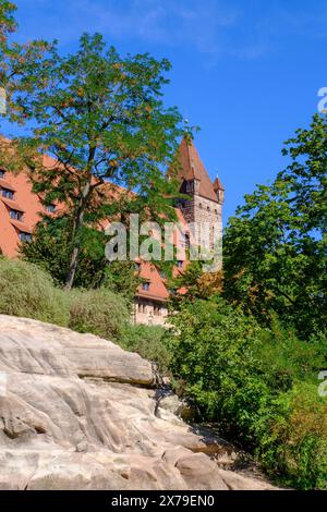 Geotope, Sandsteingestein mit fünfeckigem Turm, Nürnberg Kaiserburg, Nürnberg Burg, Nürnberg, Mittelfranken, Franken, Bayern, Deutschland Stockfoto