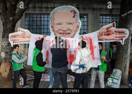 18. Mai 2024: Istanbul, Türkei: Die Gruppe „Freiheit für Palästina“ organisierte einen solidaritätsmarsch zur Unterstützung des Gazastreifens und protestierte gegen die Angriffe Israels auf die Stadt Rafah. Nach dem Abendgebet marschierten die Teilnehmer vom Sultanahmet-Platz nach Eminonu und skandierten Parolen gegen den Völkermord in Gaza. Die Demonstranten verurteilten die israelischen Angriffe und forderten einen sofortigen Waffenstillstand und Zugang zu humanitärer Hilfe. (Kreditbild: © Tolga Ildun/ZUMA Press Wire) NUR REDAKTIONELLE VERWENDUNG! Nicht für kommerzielle ZWECKE! Stockfoto