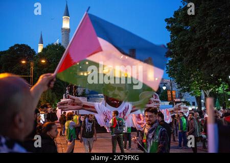 18. Mai 2024: Istanbul, Türkei: In Istanbul organisierte die Gruppe „Freiheit für Palästina“ einen solidaritätsmarsch zur Unterstützung des Gazastreifens und protestierte gegen die Angriffe Israels auf die Stadt Rafah. Nach dem Abendgebet marschierten die Teilnehmer vom Sultanahmet-Platz nach Eminonu und skandierten Parolen gegen den Völkermord in Gaza. Die Demonstranten verurteilten die israelischen Angriffe und forderten einen sofortigen Waffenstillstand und Zugang zu humanitärer Hilfe. (Kreditbild: © Tolga Ildun/ZUMA Press Wire) NUR REDAKTIONELLE VERWENDUNG! Nicht für kommerzielle ZWECKE! Stockfoto