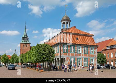 Marienkirche, Marktplatz, Rathaus, Boizenburg, Mecklenburg-Vorpommern, Deutschland Stockfoto