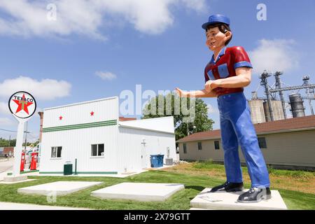 Snerd Riese vor dem American Giants Museum in Downtown, Atlanta, Illinois Stockfoto