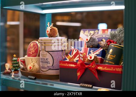 HONGKONG, CHINA - 5. DEZEMBER 2023: Waren auf dem Charbonnel et Walker in Hongkong. Stockfoto