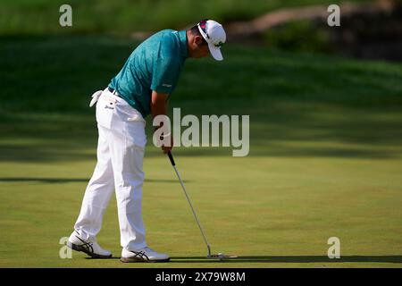 Hideki Matsuyama aus Japan in Aktion während der dritten Runde der PGA Championship 2024 im Valhalla Golf Club am 18. Mai 2024 in Louisville, Kentucky. Stockfoto