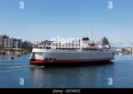 Die MV Coho Fähre fährt vom Inner Harbour in Victoria, British Columbia, Kanada in Richtung Port Angeles, Washington, USA. Stockfoto