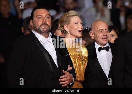 Cannes, Frankreich. Mai 2024. Denis Menochet, Cate Blanchett und Rolando Ravello nahmen am 18. Mai 2024 an der Rumours Premiere im Rahmen der 77. Internationalen Filmfestspiele in Cannes Teil. Foto: Aurore Marechal/ABACAPRESS. COM Credit: Abaca Press/Alamy Live News Stockfoto