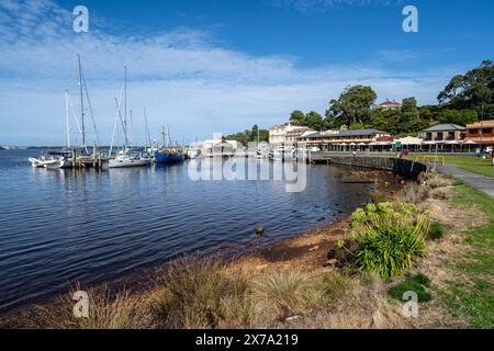 Strahan Uferpromenade und Stadtanleger, Strahan, Westküste Tasmanien Stockfoto