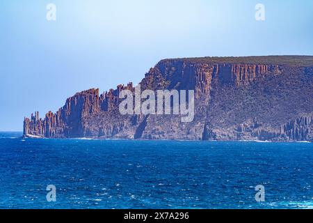 Blick auf die Küste von Maingon Bay von Lookout, Maingon Bay Tasman Peninsula, Tasmanien Stockfoto