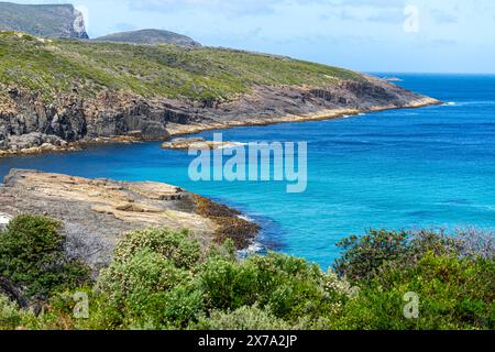 Blick auf die Küste von Maingon Bay von Lookout, Maingon Bay Tasman Peninsula, Tasmanien Stockfoto