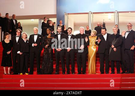 Fritzi Adelman, Philipp Kreuzer, Liz Jarvis, Charles Dance, Nikki Amuka-Bird, Galen Johnson, Evan Johnson, Guy Maddin, Cate Blanchett, Denis Menochet, Roy Dupuis und Gast bei der Premiere des Kinofilms 'Gerüchte' auf dem Festival de Cannes 2024 / 77. Internationale Filmfestspiele von Cannes im Palais des Festivals. Cannes, 18.05.2024 Stockfoto