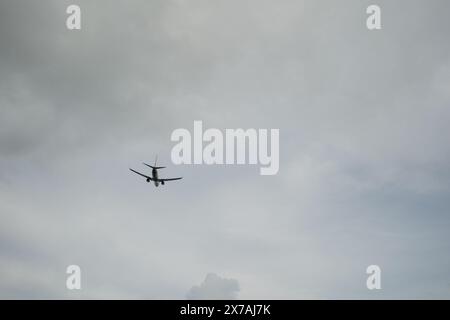 PHUKET, THAILAND - 6. MAI 2023: NOK Air Boeing 737-800 startet vom internationalen Flughafen Phuket. Stockfoto