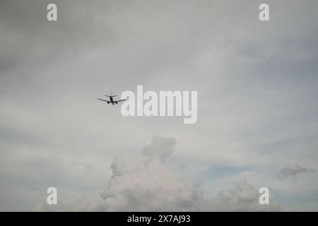 PHUKET, THAILAND - 6. MAI 2023: NOK Air Boeing 737-800 startet vom internationalen Flughafen Phuket. Stockfoto