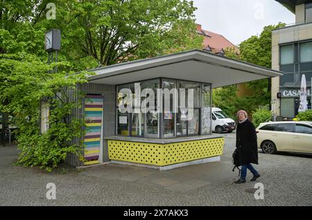 Kulturkiosk, ehemaliges CafÃ und Eisdiele, Alter Kiosk in Zehlendorf Mitte, Teltower Damm / Potsdamer Chaussee, Zehlendorf, Steglitz-Zehlendorf, Berlin, Deutschland *** Kulturkiosk, ehemaliges Café und Eisdiele, alter Kiosk in Zehlendorf Mitte, Teltower Damm Potsdamer Chaussee, Zehlendorf, Steglitz Zehlendorf, Berlin, Deutschland Stockfoto