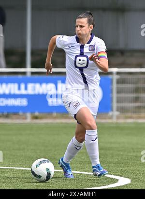 Aalter, Belgien. Mai 2024. Laura de Neve (8) von Anderlecht, dargestellt während eines Frauenfußballspiels zwischen Club Brugge Dames YLA und RSC Anderlecht am 9. Spieltag in Play-off 1 der Saison 2023 - 2024 der Belgischen Lotto Womens Super League, am Samstag, 18. Mai 2024 in Aalter, BELGIEN. Quelle: Sportpix/Alamy Live News Stockfoto