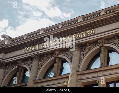 Prag, Tschechische Republik - 10. Mai 2024: Gebäude der Tschechischen Volksbank Stockfoto