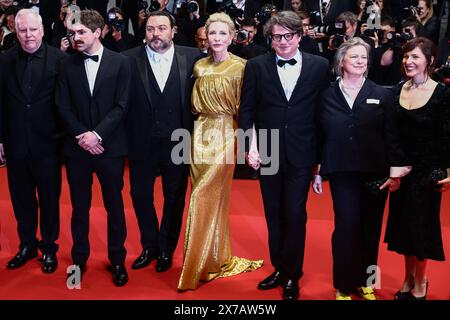 Cannes, Frankreich. Mai 2024. Denis Menochet, Rolando Ravello, Cate Blanchett, Evan Johnson und Guy Maddin nehmen während des 77. Jährlichen Filmfestivals in Cannes am 18. Mai 2024 im Palais des Festivals Teil. (Kreditbild: © Beata Zawrzel/ZUMA Press Wire) NUR REDAKTIONELLE VERWENDUNG! Nicht für kommerzielle ZWECKE! Stockfoto