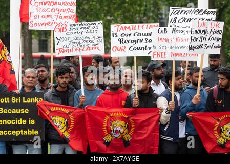 London, Großbritannien. 18. Mai 2024. Hunderte von britischen Tamilen versammelten sich auf dem Parlamentsplatz, um den 15. Jahrestag des Völkermords der Tamilen in Sri Lanka zu feiern, auch bekannt als Mullivaikkal-Gedenktag. Anrede: Andrea Domeniconi/Alamy Live News Stockfoto