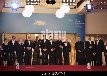 Cannes, Frankreich. Mai 2024. Philipp Kreuzer, Liz Jarvis, Charles Dance, Nikki Amuka-Bird, Galen Johnson, Evan Johnson, Guy Maddin, Cate Blanchett, Denis Ménochet, Roy Dupuis, Rolando Ravello und Ralph Berkin nehmen am 18. Mai 2024 in Cannes am 77. jährlichen Filmfestival von Cannes im Palais des Festivals Teil Stockfoto