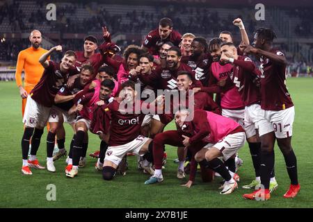 Turin, Italien. Mai 2024. Die Spieler des Torino FC feiern am 18. Mai 2024 im Stadio Olimpico in Turin, Italien am Ende des Fußballspiels der Serie A zwischen dem Torino FC und dem AC Milan. Quelle: Marco Canoniero/Alamy Live News Stockfoto