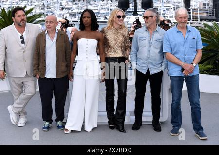 Cannes, Frankreich. Mai 2024. Cannes, 77. Cannes Filmfestival 2024 Fotoruf Film “Gerüchte” im Foto: Denis Ménochet, Rolando Ravello, Nikki Amuka-Bird, Cate Blanchett, Roy Dupuis, Charles Dance Credit: Unabhängige Fotoagentur/Alamy Live News Stockfoto