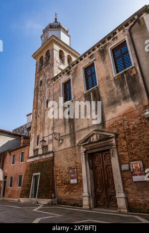 Kirche San Giovanni Evangelista aus dem 15. Jahrhundert in Venedig, Italien. Gelegen im Innenhof der Scuola Grande di San Giovanni Evangelis Stockfoto