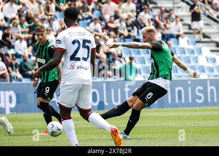 Reggio Emilia, Italien. Mai 2024. Uros Racic (Sassuolo) während des Spiels der US Sassuolo vs Cagliari Calcio, italienische Fußball Serie A in Reggio Emilia, Italien, 19. Mai 2024 Credit: Independent Photo Agency/Alamy Live News Stockfoto