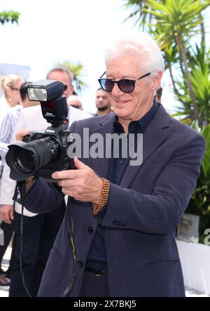 Richard Gere nimmt am 18. Mai 2024 am „Oh, Canada“ Photocall beim 77. Jährlichen Filmfestival in Cannes im Palais des Festivals Teil. Foto: DGP/imageSPACE/SIPA USA Stockfoto