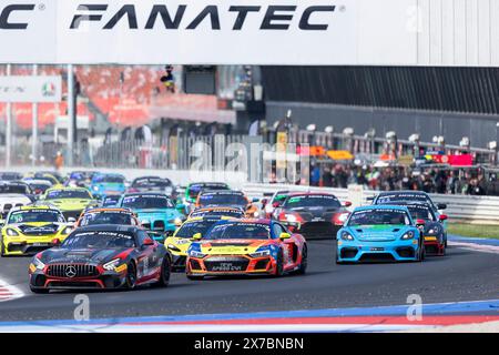 Start des Rennens, 15 PAPADOPULOS Alexandre (usa), IBANEZ TRULLOLS Liuc (Spa), NM Racing Team, Mercedes-AMG GT4, Action in der 2. Runde der GT4 European Series 2024 mit Rafa Racing Club auf dem Misano World Circuit Marco Simoncelli, 17. Bis 19. Mai, 2024 in Misano Adriatico, Italien - Foto Damien Doumergue / DPPI Stockfoto