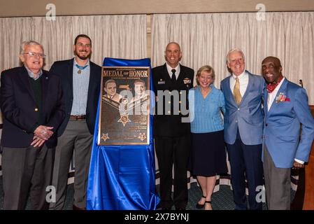 Verleihung der Gedenktafel zum Gedenken an die Empfänger der US-Ehrenmedaille, Lieutenant Commander George L. Street III und Lawson 'Red' Ramage Stockfoto