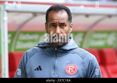 Fußball 2. Bundesliga 34. Spieltag Fortuna Düsseldorf - 1. FC Magdeburg am 19.05.2024 in der Merkur Spiel-Arena in Düsseldorf Daniel Thioune ( Trainer / Cheftrainer Düsseldorf ) DFL-Vorschriften verbieten jede Verwendung von Fotografien als Bildsequenzen und/oder Quasi-Video. Foto: Revierfoto Stockfoto