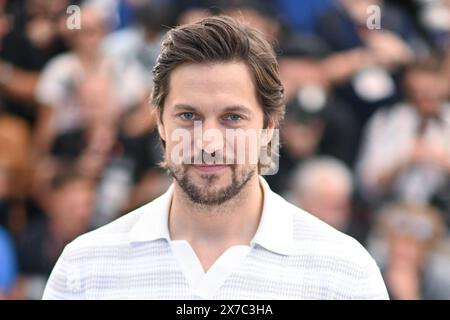 Cannes, Frankreich. Mai 2024. Lucas Bravo nahm am 19. Mai 2024 am Les Femmes Au Balcon Photocall im Rahmen der 77. Internationalen Filmfestspiele in Cannes Teil. Foto: Aurore Marechal/ABACAPRESS. COM Credit: Abaca Press/Alamy Live News Stockfoto