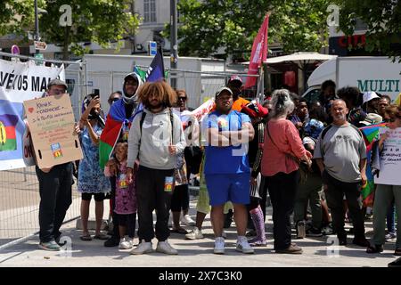 © PHOTOPQR/LA PROVENCE/Valerie Vrel ; Marseille ; 19/05/2024 ; Manifestation de la diaspora kanak aujourd'hui Porte D'Aix, et de ses soutiens LFI, PC, La jeunesse communiste. Suites aux évènements meurtiers et à l'insurection actuelle contre l'état francais colonisateur de la Nouvelle Calédonie (Kanaky) depuis 1853, une guerre civile EST en marche et le peuple appelle dans sa majorité à l'indépendance de l'île Vis à de la métropole francaise. Marseille, Frankreich, 19. Mai 2024 Demonstration der Kanak-Diaspora heute in Porte D'Aix und ihrer Unterstützer LFI, PC, Kommunistische Jugend. Foll Stockfoto