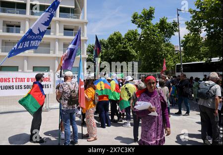 © PHOTOPQR/LA PROVENCE/Valerie Vrel ; Marseille ; 19/05/2024 ; Manifestation de la diaspora kanak aujourd'hui Porte D'Aix, et de ses soutiens LFI, PC, La jeunesse communiste. Suites aux évènements meurtiers et à l'insurection actuelle contre l'état francais colonisateur de la Nouvelle Calédonie (Kanaky) depuis 1853, une guerre civile EST en marche et le peuple appelle dans sa majorité à l'indépendance de l'île Vis à de la métropole francaise. Marseille, Frankreich, 19. Mai 2024 Demonstration der Kanak-Diaspora heute in Porte D'Aix und ihrer Unterstützer LFI, PC, Kommunistische Jugend. Foll Stockfoto