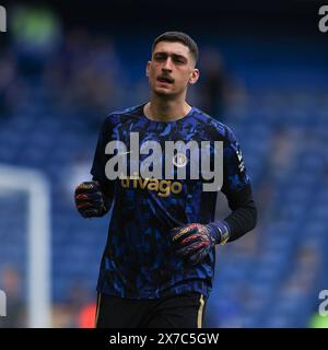 London, Großbritannien. Mai 2024. Chelsea Torhüter Djordje Petrović wärmt sich während des Premier League-Spiels zwischen Chelsea und AFC Bournemouth am 19. Mai 2024 in Stamford Bridge in London auf. Foto von Ken Sparks. Nur redaktionelle Verwendung, Lizenz für kommerzielle Nutzung erforderlich. Keine Verwendung bei Wetten, Spielen oder Publikationen eines einzelnen Clubs/einer Liga/eines Spielers. Quelle: UK Sports Pics Ltd/Alamy Live News Stockfoto