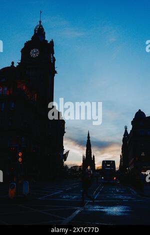 Edinburgh Schottland: 13. Februar 2024: Edinburgh City während der blauen Stunde Stockfoto