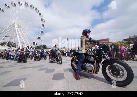 Mehr als 1000 motorradfahrer nahmen 2024 an der Distinguished Gentlemans Ride in Bournemouth-Poole Teil. Teil einer weltweiten Veranstaltung. Die Distinguished Gentlemans Ride sammelt Geld für die Gesundheit der Männer. Stockfoto