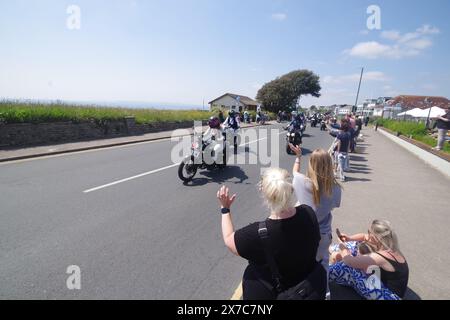 Mehr als 1000 Motorradfahrer nahmen 2024 in der Gegend von Bournemouth-Poole an der Distinguished Gentlemans Ride Teil. Teil einer weltweiten Veranstaltung. Die Distinguished Gentlemans Ride sammelt Geld für die Gesundheit der Männer. Stockfoto