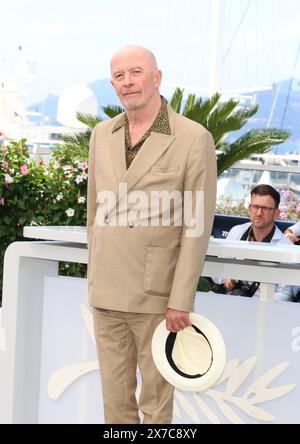 Cannes, Frankreich. Mai 2024. Jacques Audiard nimmt am Fotoruf „Emilia Perez“ beim 77. Jährlichen Filmfestival in Cannes am 19. Mai 2024 im Palais des Festivals Teil. Foto: DGP/imageSPACE Credit: Imagespace/Alamy Live News Stockfoto