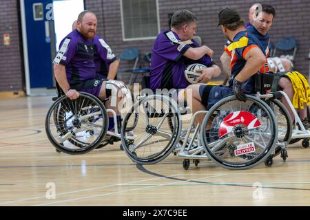 Brentwood Essex 19. Mai 2024 Rollstuhl Rugby League: Brentwood Aels (Stripped Shirt, gelbe Tags) vs Team Colostomy UK (Purple Shirts, weiße Tags) im Brentwood Centre, Brentwood Essex UK Credit: Ian Davidson/Alamy Live News Stockfoto