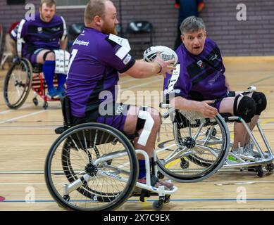 Brentwood Essex 19. Mai 2024 Rollstuhl Rugby League: Brentwood Aels (Stripped Shirt, gelbe Tags) vs Team Colostomy UK (Purple Shirts, weiße Tags) im Brentwood Centre, Brentwood Essex UK Credit: Ian Davidson/Alamy Live News Stockfoto