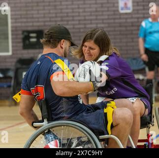 Brentwood Essex 19. Mai 2024 Rollstuhl Rugby League: Brentwood Aels (Stripped Shirt, gelbe Tags) vs Team Colostomy UK (Purple Shirts, weiße Tags) im Brentwood Centre, Brentwood Essex UK Credit: Ian Davidson/Alamy Live News Stockfoto