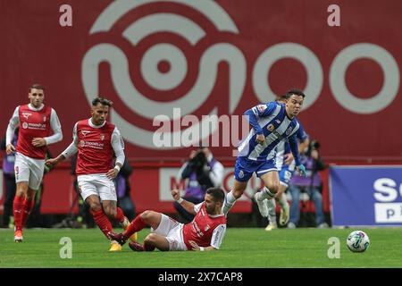 Braga, Portugal. Mai 2024. Braga, 18/05/2024 - O Sporting Clube de Braga recebeu esta noite o Futebol Clube do Porto no Estádio Municipal de Braga em jogo a contar para a 34ª jornada da i Liga 2023/24. Moutinho; Pepê (Miguel Pereira/Global Imagens) Credit: Atlantico Press/Alamy Live News Stockfoto