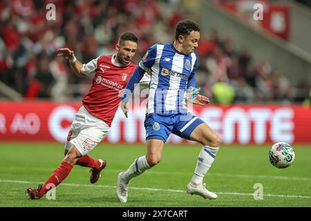 Braga, Portugal. Mai 2024. Braga, 18/05/2024 - O Sporting Clube de Braga recebeu esta noite o Futebol Clube do Porto no Estádio Municipal de Braga em jogo a contar para a 34ª jornada da i Liga 2023/24. Pepê; Moutinho (Miguel Pereira/Global Imagens) Credit: Atlantico Press/Alamy Live News Stockfoto