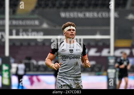 Swansea, Wales. 18. Mai 2024. Will Reed of Dragons RFC während des Spiels der United Rugby Championship (URC) Runde 17 zwischen Ospreys und Dragons im Stadion Swansea.com in Swansea, Wales, Großbritannien am 18. Mai 2024. Quelle: Duncan Thomas/Majestic Media. Stockfoto