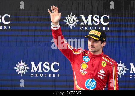 Imola, Italien. Mai 2024. Charles Leclerc aus Monaco, der für das Scuderia Ferrari HP F1 Team fährt, feiert während der Vorschauen des Grand Prix von Emilia-Romagna auf dem Autodromo Enzo e Dino Ferrari Circuit Credit: Best Images/Alamy Live News Stockfoto